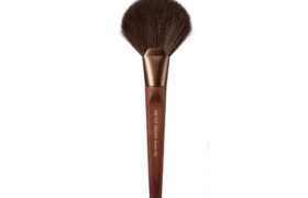 Too Cool For School - Artist Vegan Brush Pinceau à poudre - 1pièce