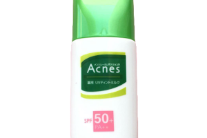 Rohto Mentholatum - Crème solaire au lait teinté UV Acnes SPF50 +